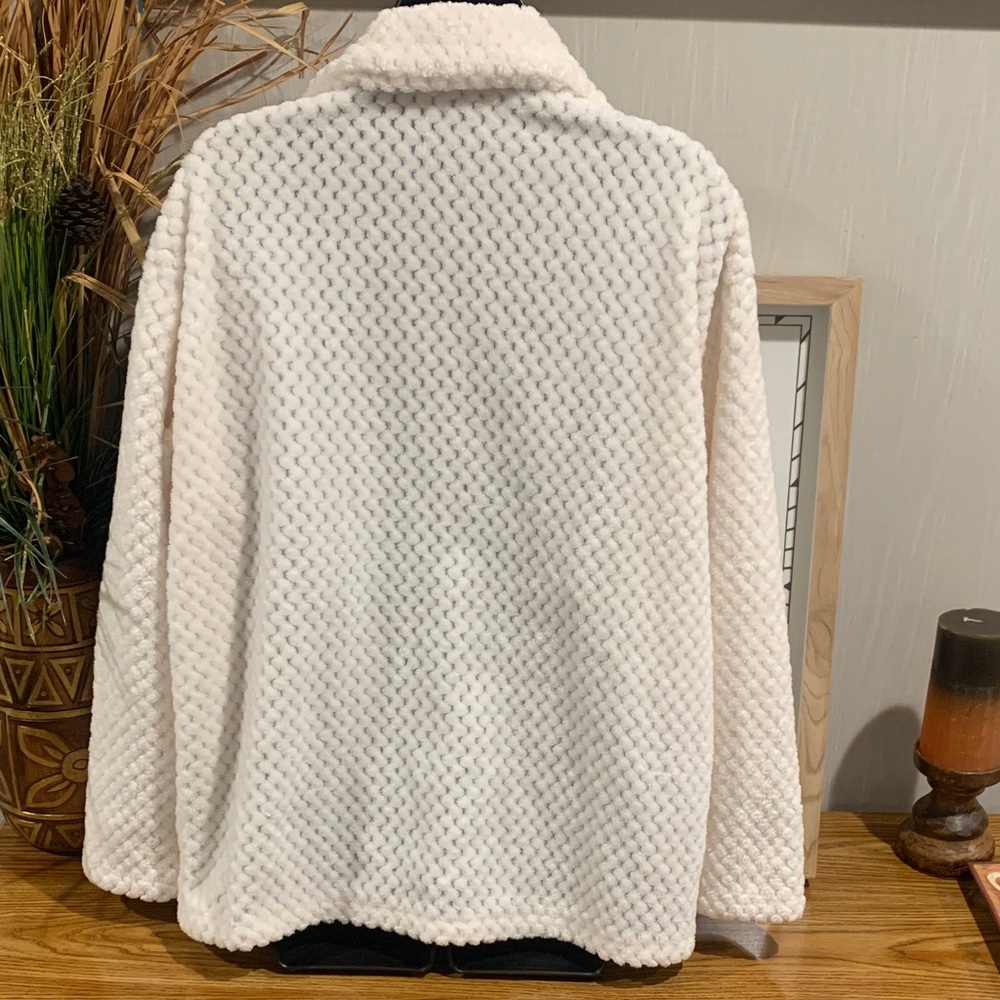 Women's Cream Textured Jacket - Picture 8 of 11